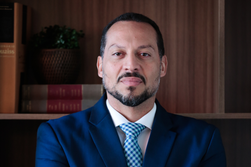 <br />
<b>Warning</b>:  Undefined variable $Titulo in <b>/home/abibadvogados/www/wp-content/themes/gs3/single-advogados.php</b> on line <b>44</b><br />
Fernando César dos Santos Abib